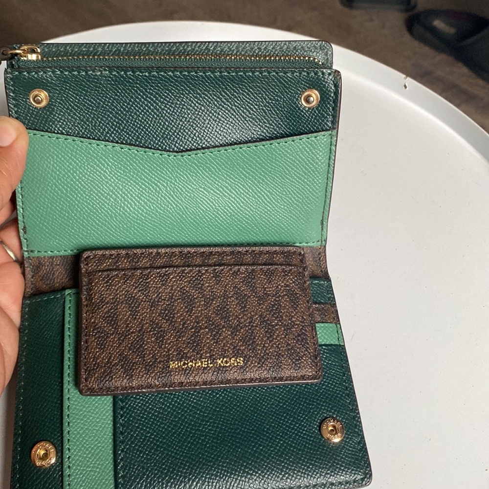 Michael Kors Wallet RARE - Picture 2 of 5